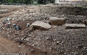 کشف مقبره مربوط به عصر سنگ با قدمت ۵۵۰۰ سال در ایرلند