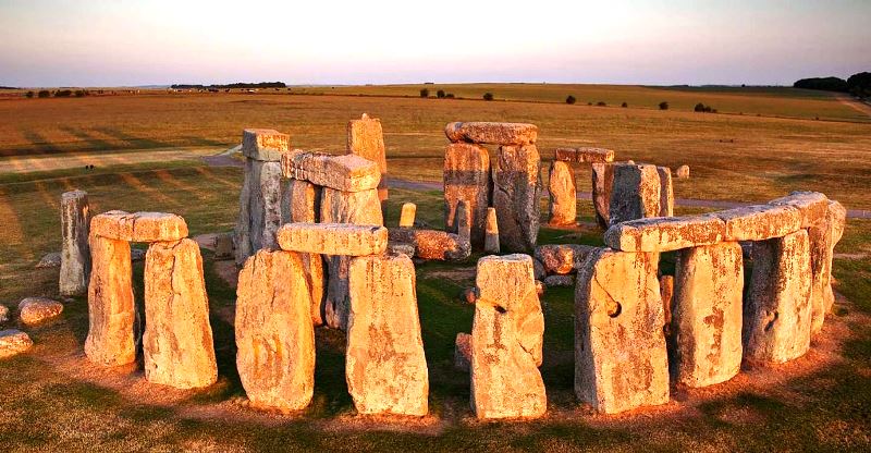 استون هنج را چه کسانی ساختند؟