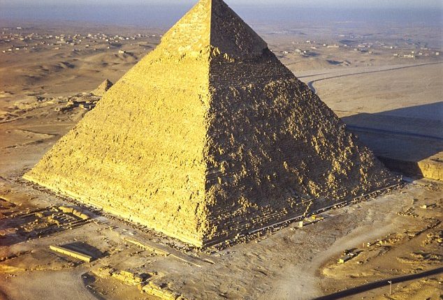 هرم جیزه انرژی الکترومغناطیسی‌ را در اتاق‌های مخفی‌ جمع می‌کند