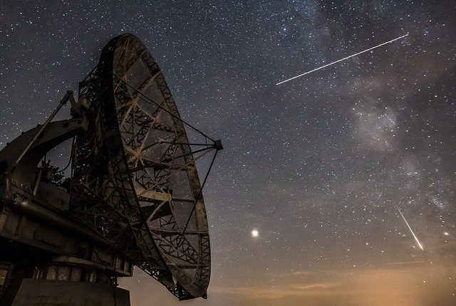 تصاویر بارش شهابی برساوشی در نقاط مختلف جهان