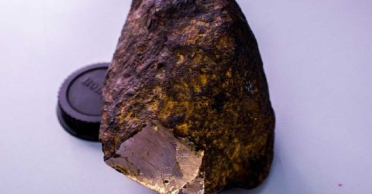 کشف مواد معدنی جدید با نام اوکیتیت در شهاب‌سنگ روسی