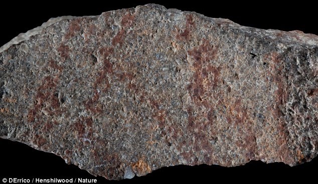 کشف سنگ نقاشی شده مربوط به ۷۳ هزار سال قبل