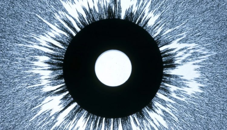 کشف نوع جدیدی از میدان مغناطیسی در درون ترکیب اورانیوم