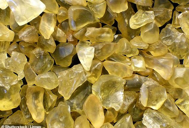 شیشه زرد صحرای مصر