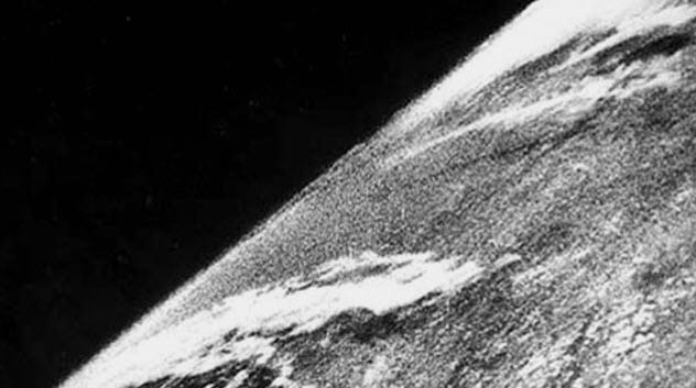 اولین تصویر زمین از فضا